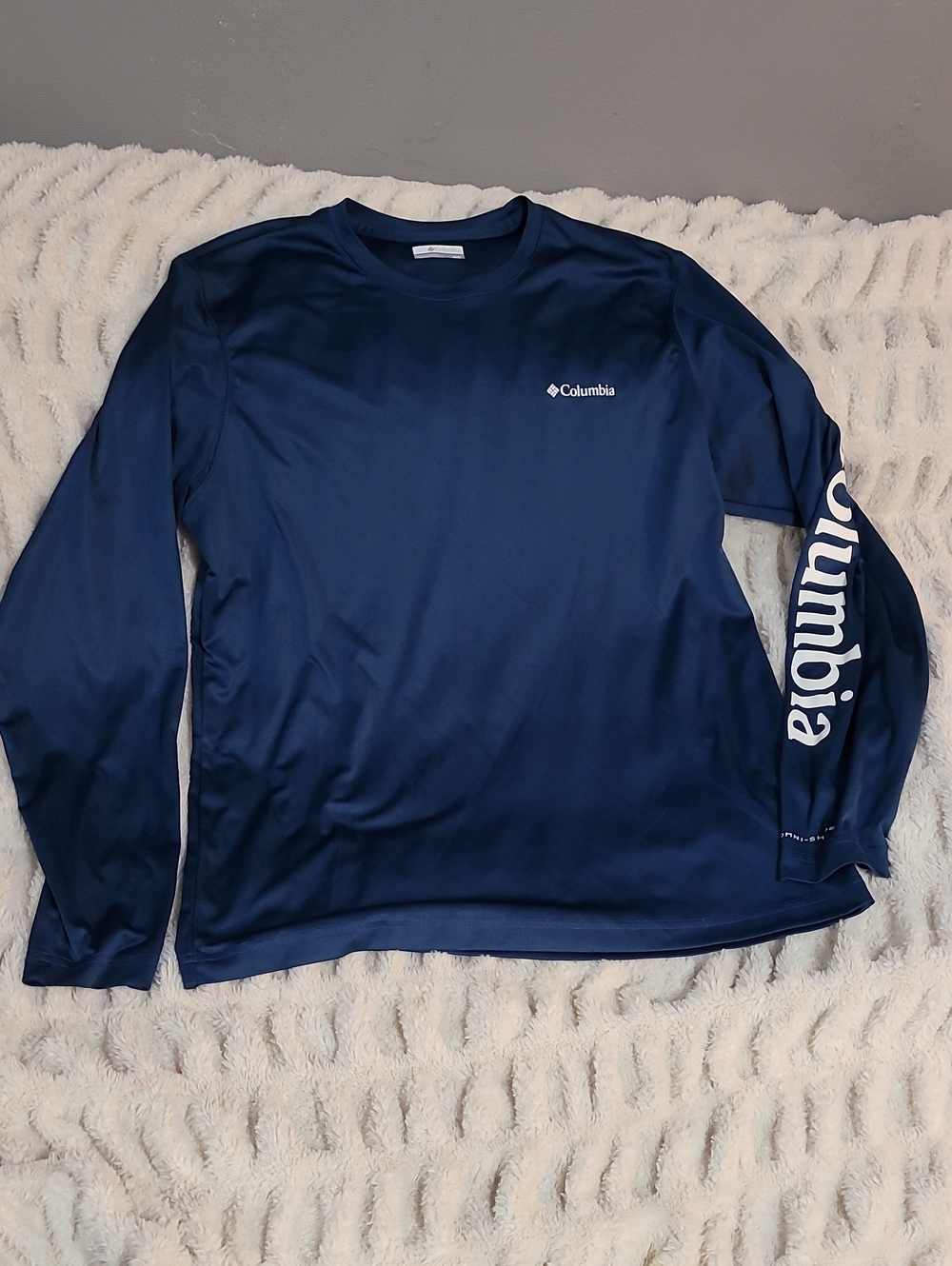 Columbia Men’s Omni Shade SPF Long-Sleeve Navy Performance Tee with Logo